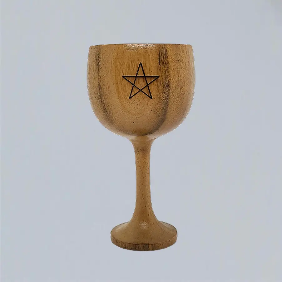  Calice en bois avec pentagramme 