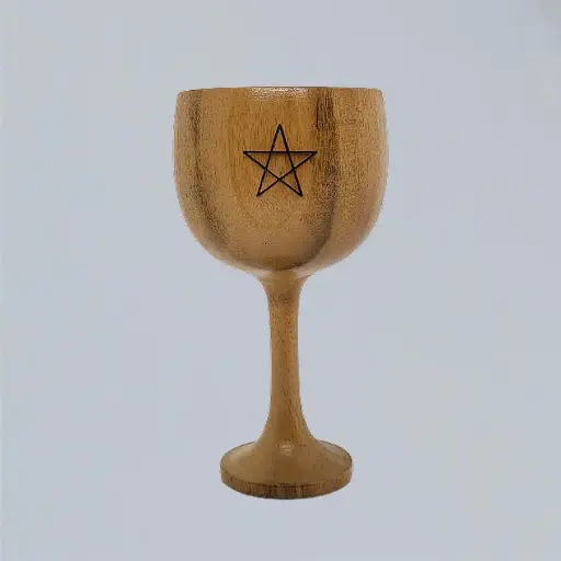  Calice en bois avec pentagramme 
