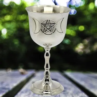  Calice en laiton Triple Déesse (Triple Moon) avec pentagramme